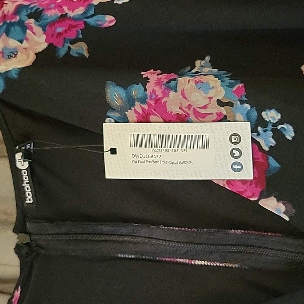 Plus size playsuit - Picture 4 of 4